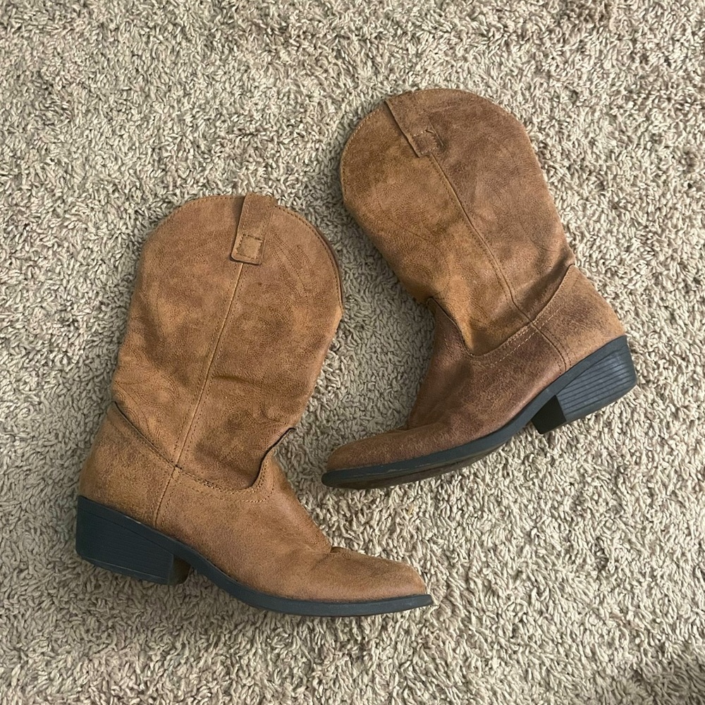 Size 8.5 Rampage Suede Brown Cowgirl Boots
